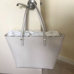 Kate Spade Cedar Street Medium Harmony in Pebble
